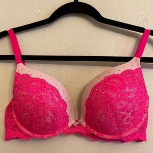 Victoria’s Secret Bra Fuschia 36C